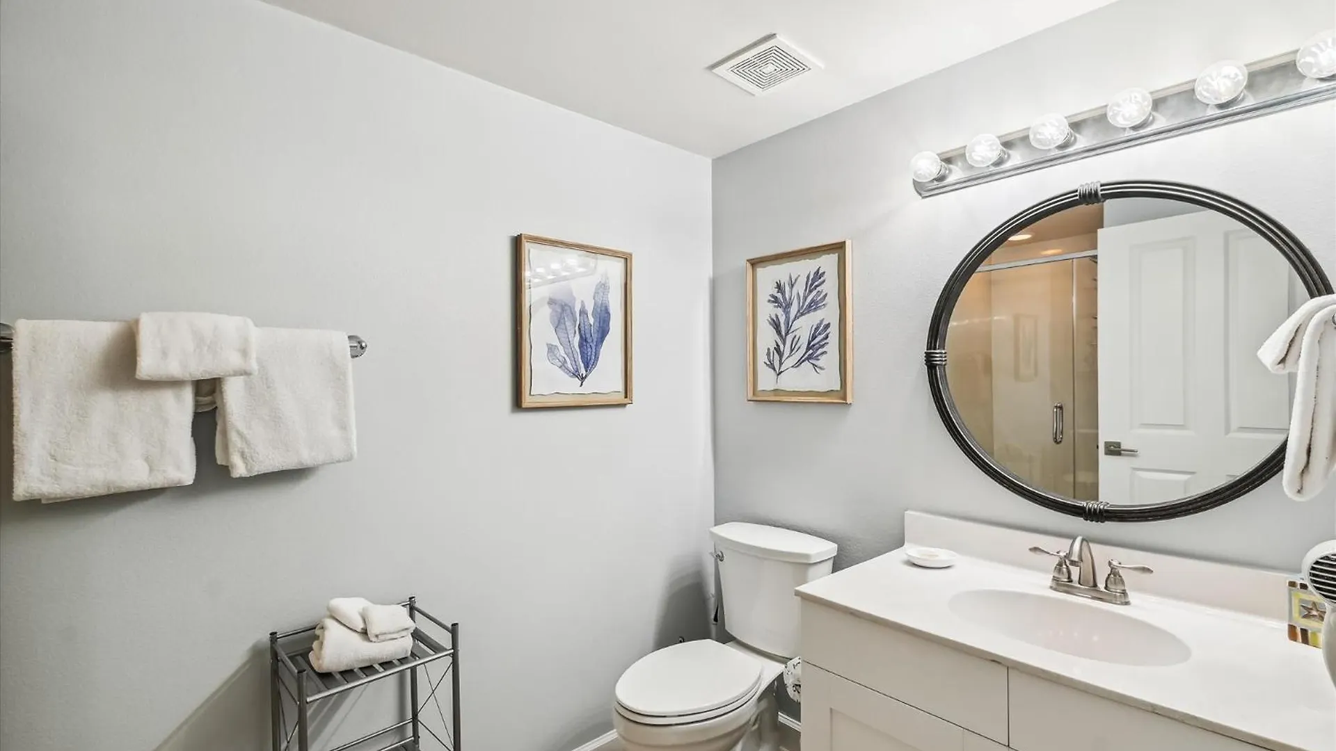 Shores Of Panama 630-1Bdbunks, Sleeps 6, Beach Front! Free Fun! Reserved Parking Space Condo Panama City Beach Apartment